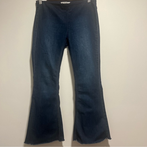 Free People Penny Pull On Flare Raw Hem Denim Jegging Stretch Jeans - Picture 2 of 13